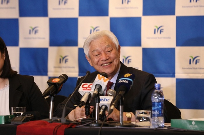 Rev. Dr. Park yasabye urubyiruko gutekereza mbere yo gufata umwanzuro