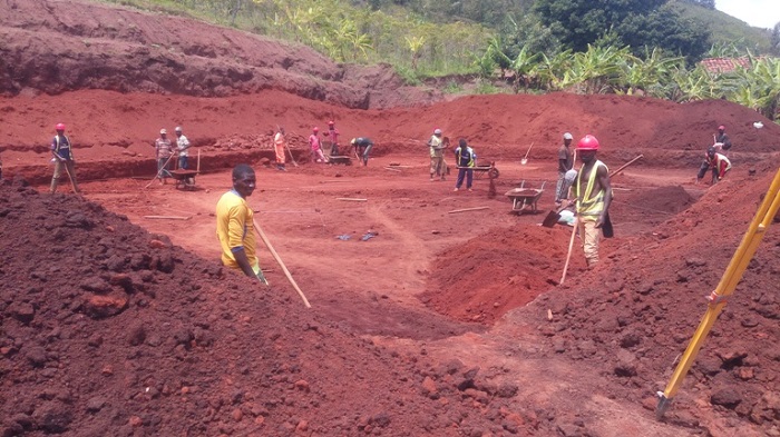 Ikigega kiri kubakwa ahari imirima y