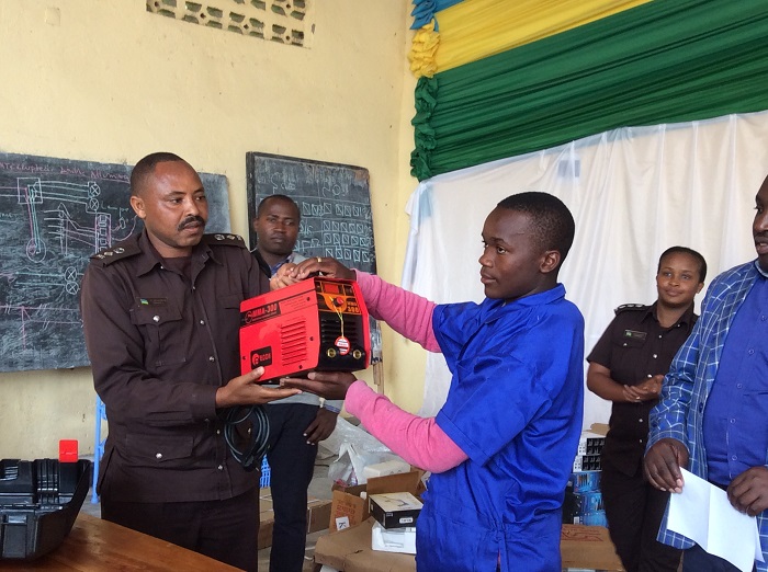 SSP Hillary Sengabo, Umuvugizi w'Urwego rw'igihugu rw'imfungwa n'abagororwa (RCS), avuga ko imyuga ari kimwe mu byihutisha iterambere