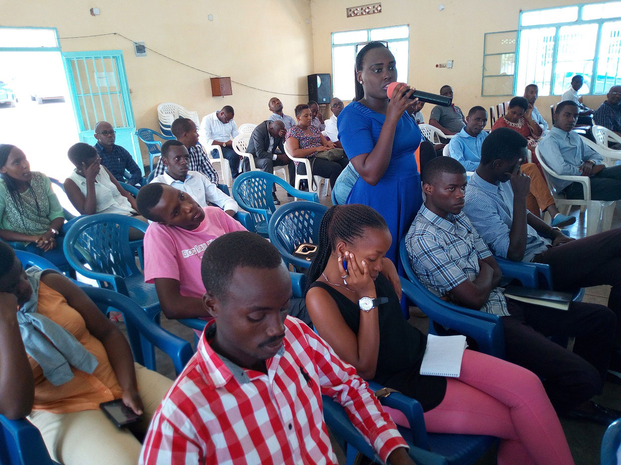 Abanyeshuri bigaga muri iryo shuri barasaba kurenganurwa