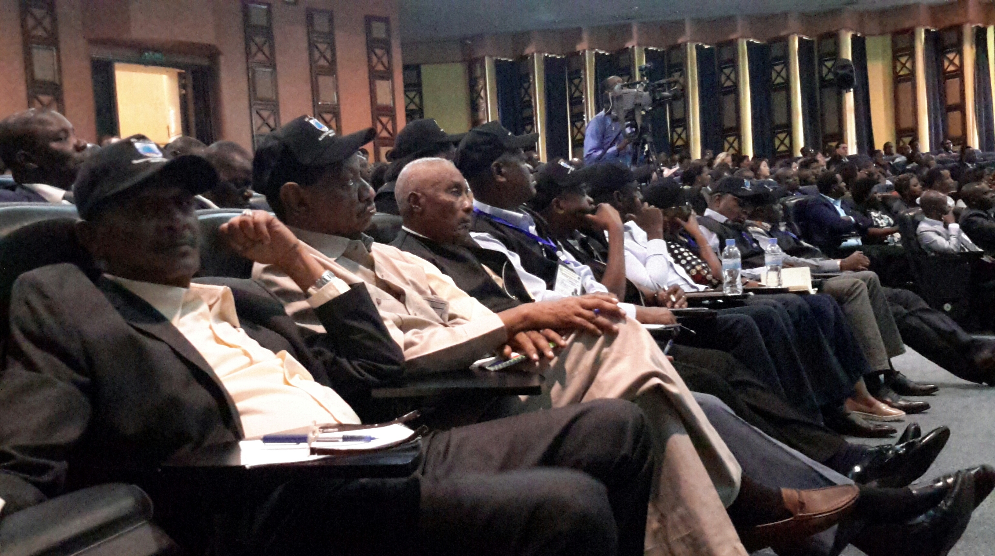 N'ubwo umubare w'indorerezi udahagije, zirasabwa kunyanyagira hose mu gihugu