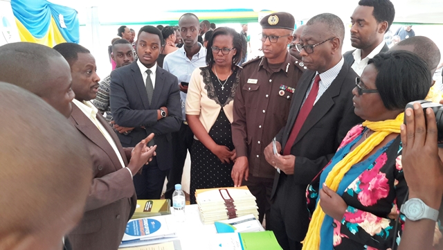 Komisiyo y'Uburenganzira bwa Muntu yizihije isabukuru y'imyaka 19 imaze ishinzwe, ishyiraho umunsi w'imurikabikorwa