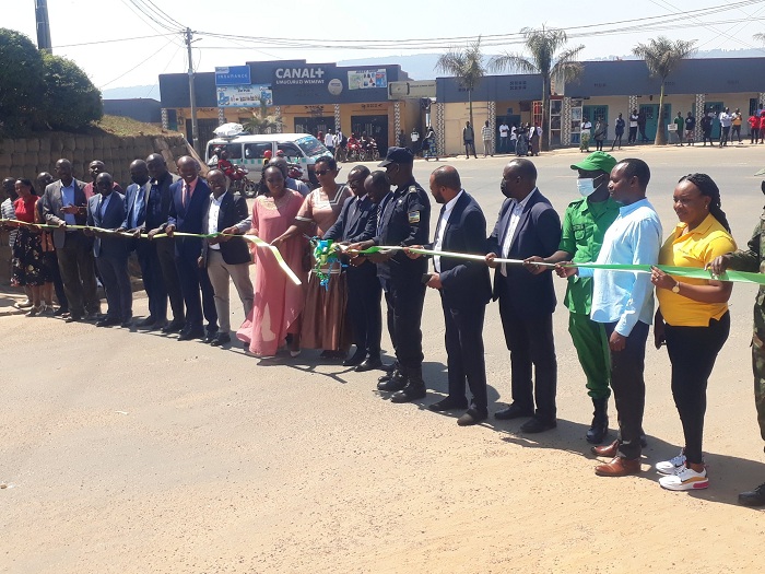 Kamonyi hatashywe umuhanda wa kaburimbo wa kilometero 5