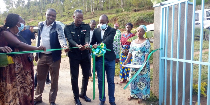 Huye batashye umuyoboro w'amazi meza