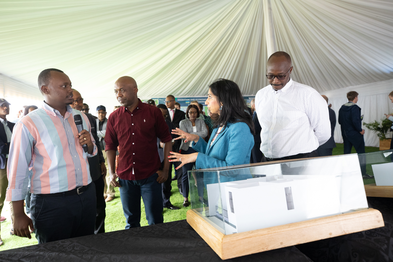 Yasobanuriwe uko ayo mazu azaba ateye ndetse n'uko azubakwa