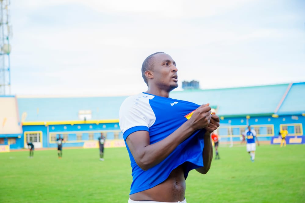 Sugira Ernest watsinze igitego