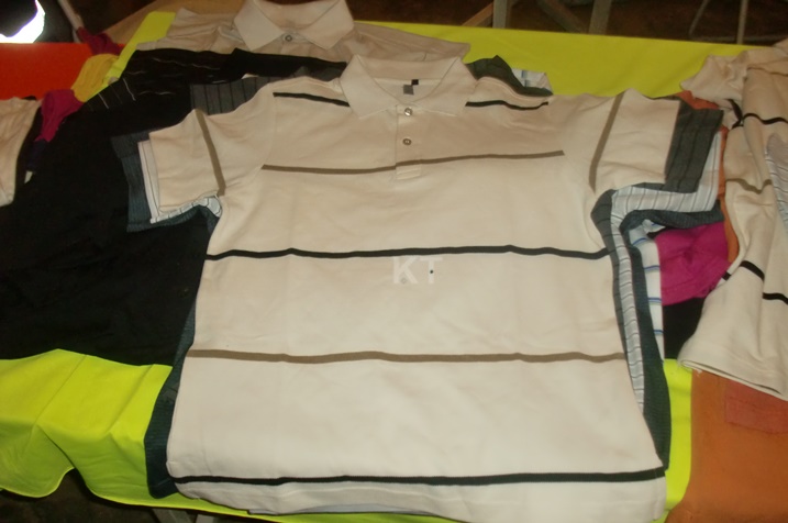 T-sharts zikorwa n'uruganda rwo mu Rwanda.