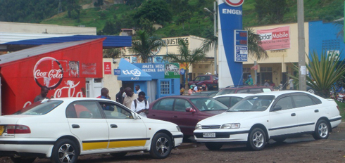 Abanyamuryango ba COTTAVOGI bishimira ko benshi muri bo biguriye imodoka bakoresha.