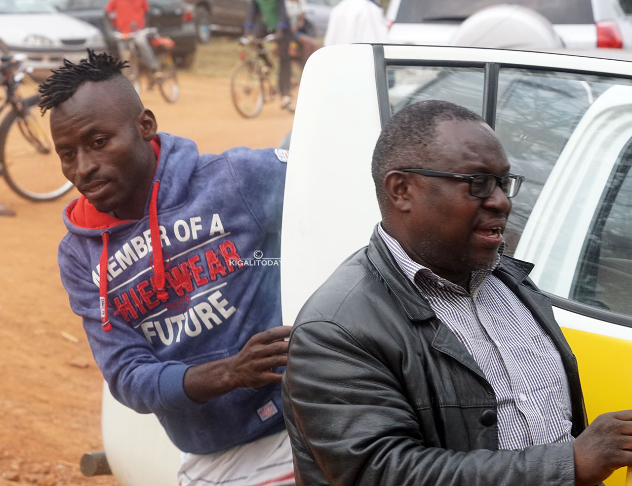 Tchabalala asohoka mu modoka