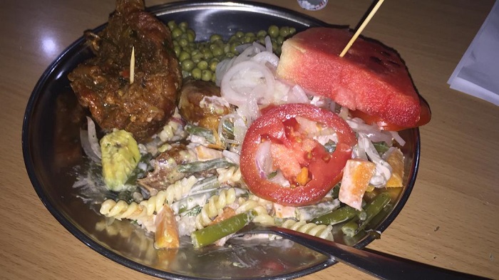 Abakosoreye mu Iseminari Nto ya Ndera bavuga ko bafashwe neza. Aya ni amafunguro bafashe ku mugoroba wo kuwa 17 Ukuboza bitegura gutaha, muri gahunda yo gusezeranaho