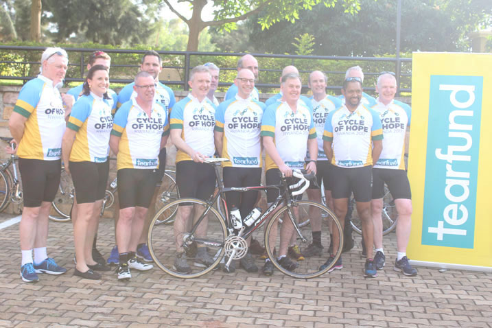 Bamwe mu bafatanyabikorwa ba Tear Fund bazakwifashisha amagare mu kugera ku bagenerwabikorwa bab