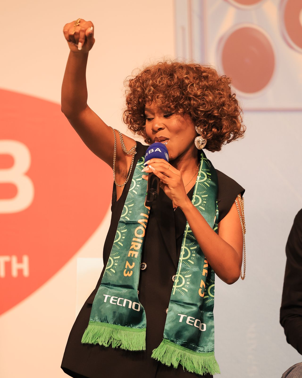 Alyn Sano ni umwe mu bazajyana n'uzagira amahirwe yo kujyanwa na TECNO kureba umukino wa nyuma w'igikombe cya Afurika