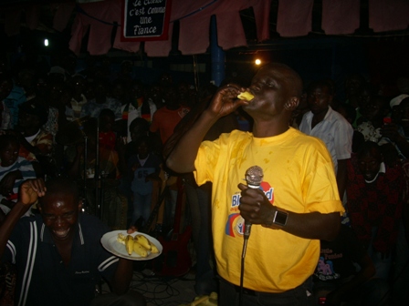 Imineke idatonoye yayiryaga ashishikaye.