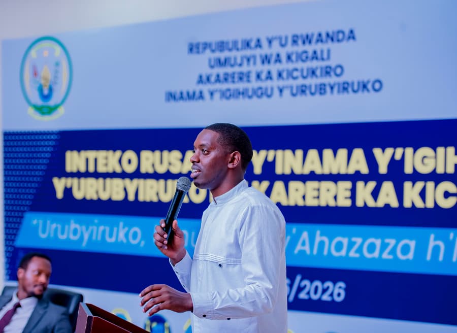 Thomas Mwesigye wari uhagarariye Minisiteri y'Urubyiruko n'Iterambere ry'Ubuhanzi, asaba urubyiruko guhora rwihugura, rukagira n'amahuriro rubarizwamo kugira ngo rujye rumenya amahirwe ahari yaruteza imbere