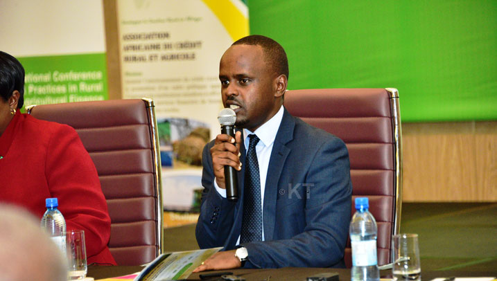 umunyamabanga wa Leta muri MINAGRI, Tony Nsanganira, yasobanuri ye impuguke mpuzamahanga zitabiriye inama ya AFRACA ku ishoramari mu buhinzi ko u Rwanda rwiteguye gukuba kabiri ingengo y