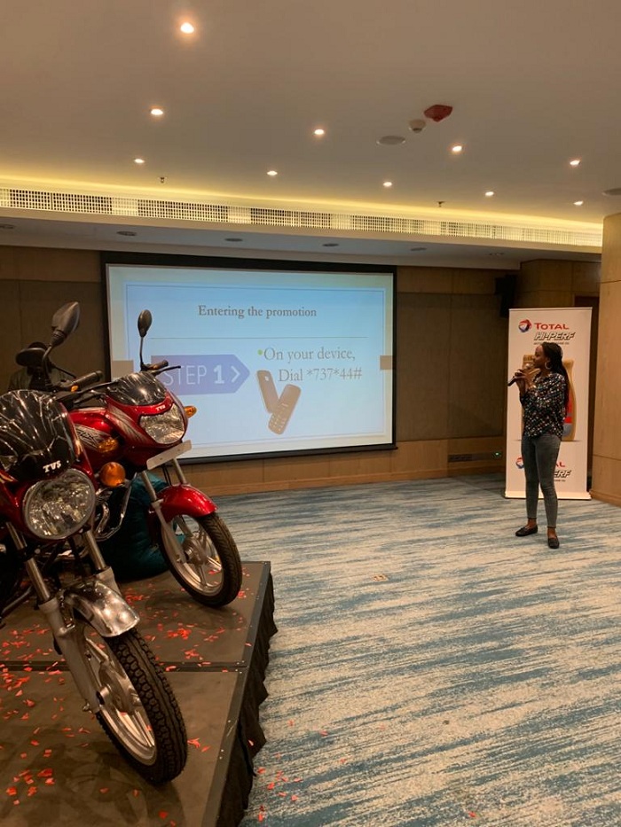 Intambwe ya mbere: Ukoresheje Telefone yawe, kanda *737*44# wemeze