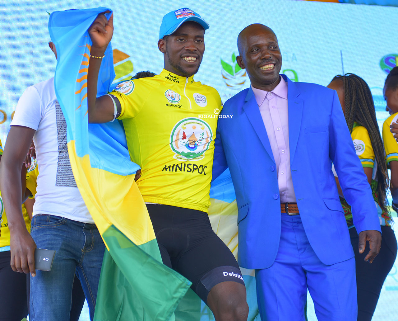 Areruya Joseph na Papa we Gahemba JMV nawe wahoze akina uyu mukino