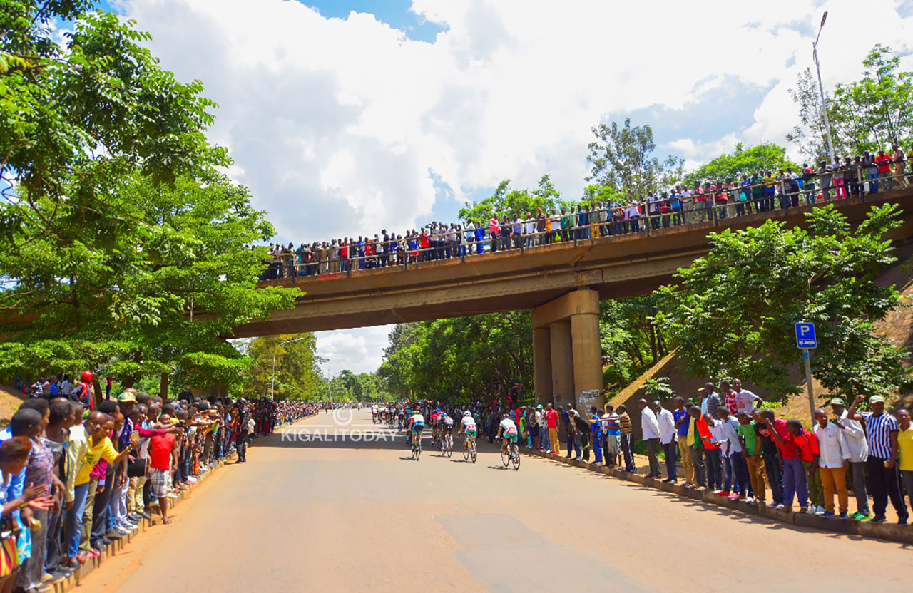 Ku kiraro cyo ku Kinamba, abafana bakurikiye isiganwa muri ubwo buryo