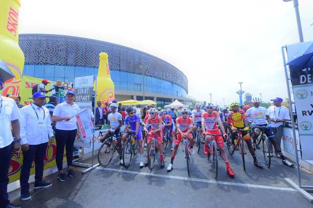 Abasiganwa bahagurukiye kuri Kigali Arena saa yine n'igice zuzuye