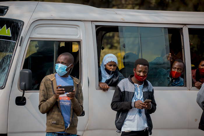 Imodoka zaraparikaga, bamwe bakajya bagafata 'Videos"