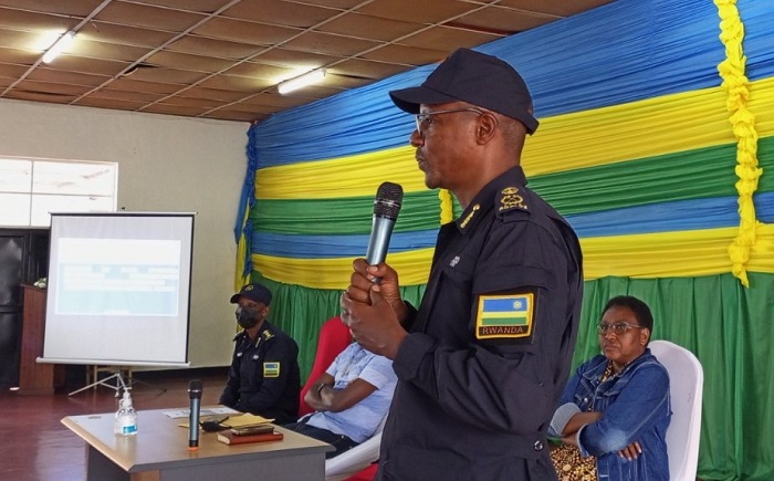 ACP Toussaint Muzezayo yabasabye kwitwararika bakubaha ibikubiye muri ayo mabwiriza