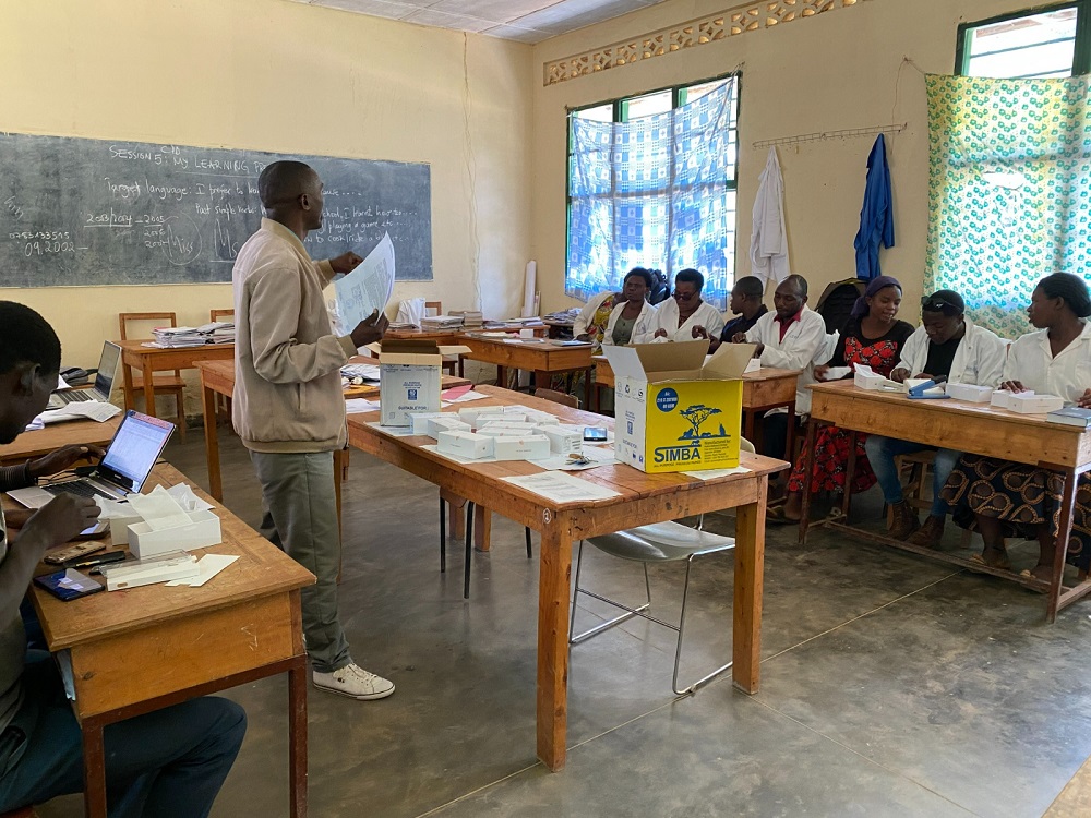 Abarimu bahabwa amahugurwa kuri iyi gahunda