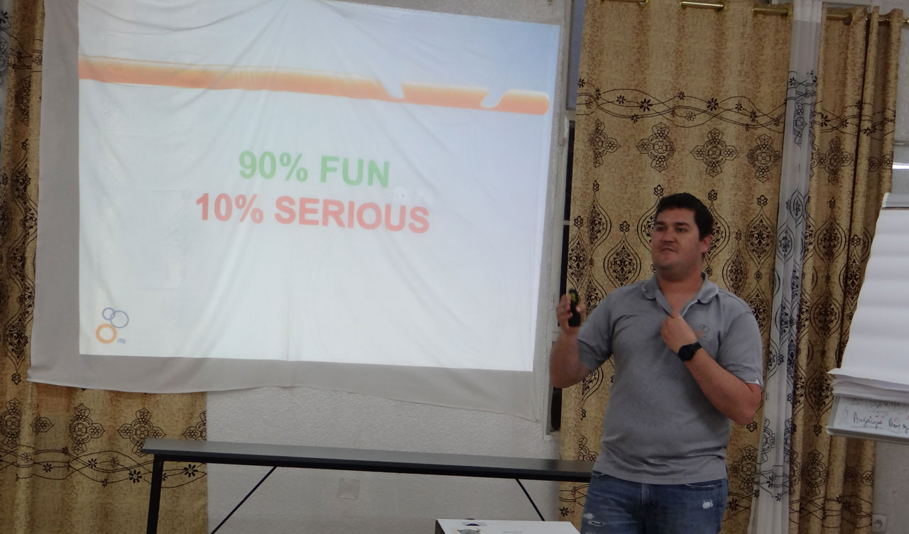 Travis Campbell umunyafurika y'Epfo urimo guhugura abatoza