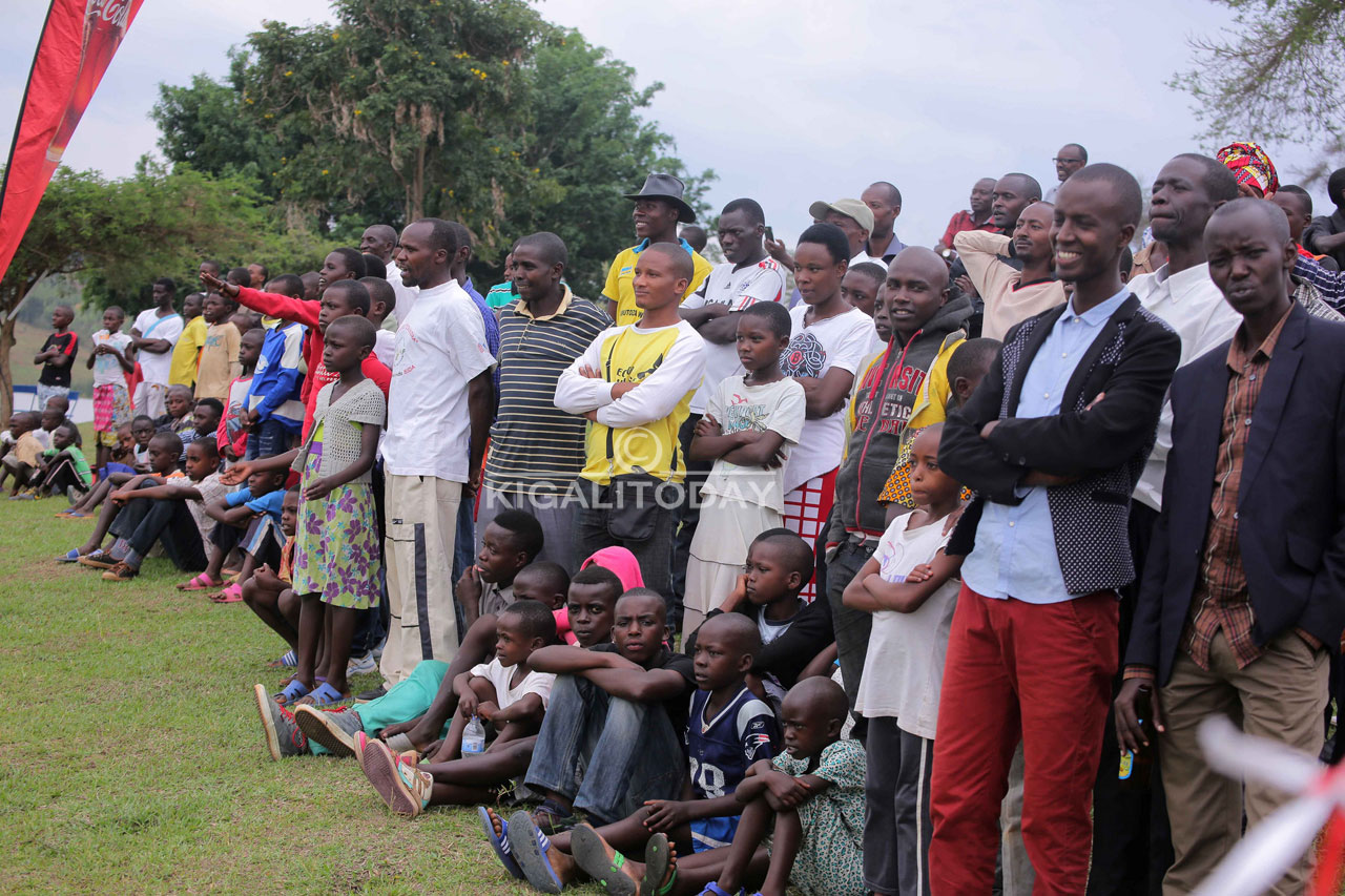 Abafana baba ari benshi 