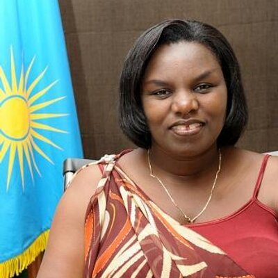 Tugireyezu Venantie wari Minisitiri mu biro bya Perezida nawe yasimbuwe