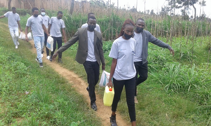 Uwo bagezagaho umuriro uturuka ku mirasire, bamugeneraga n'ibiribwa