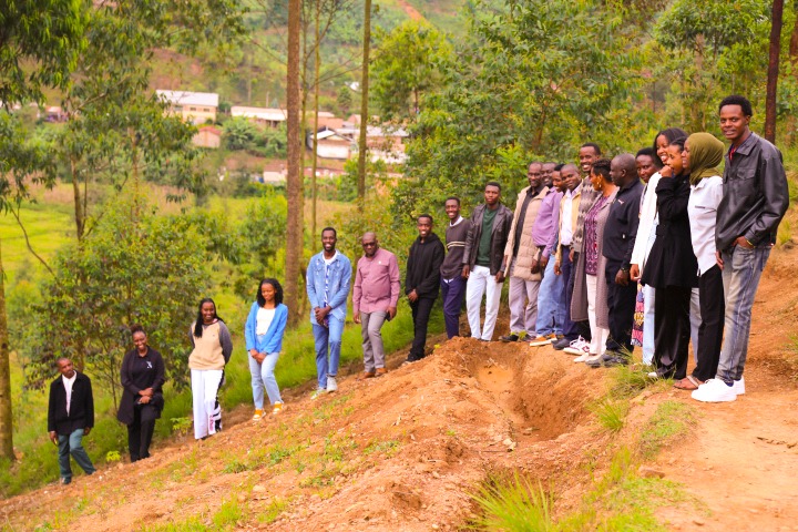 Urubyiruko rwiga muri Tumba College rukomeje gufasha abarokotse Jenoside