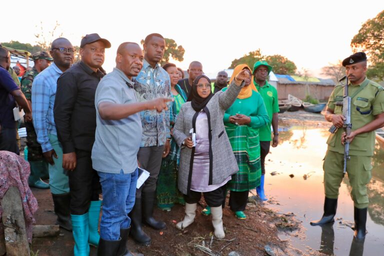 Abayobozi muri Minisiteri zitandukanye bahise bagera aho impanuka yabereye