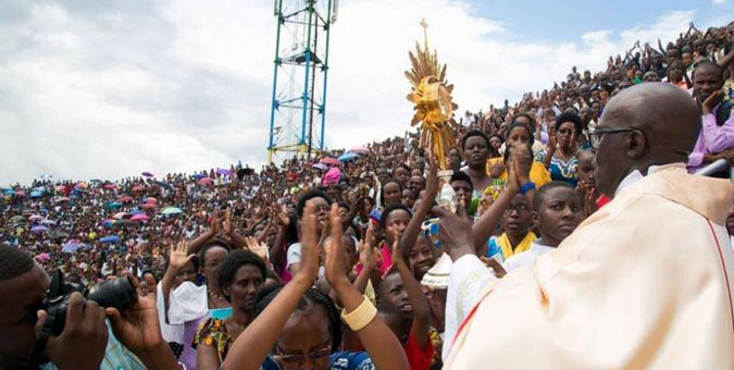 Abakirisitu benshi baramugana bamukurikiyeho Impano yo gusengera abantu bagakira indwara