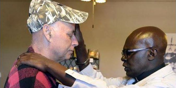 Avuga ko atakorera Imana ngo abivange no gukina Politike