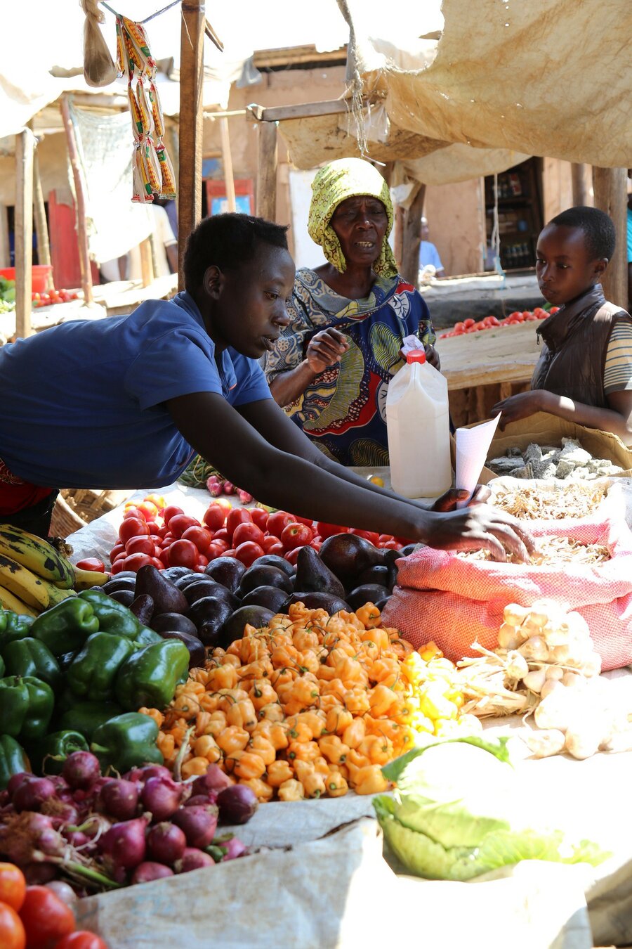 Bakora ubucuruzi kimwe nk'ahandi hose mu gihugu