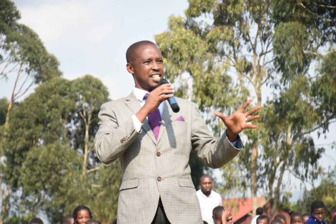 Ubuhamya bwa Pasiteri Mugabo Venuste bwanyuze benshi biyemeza guhinduka