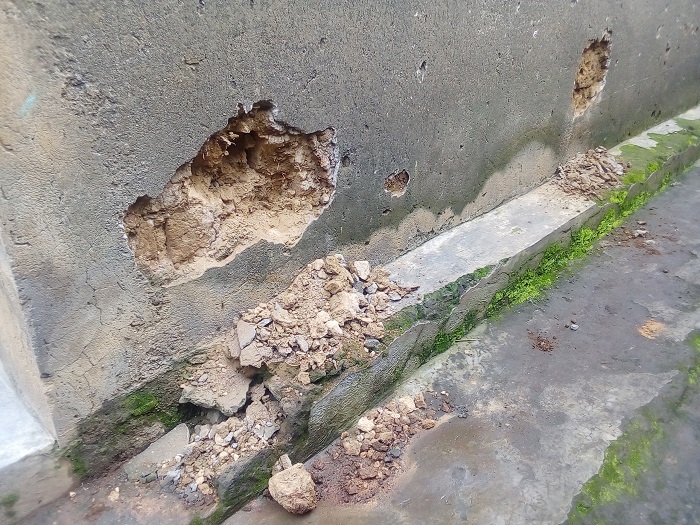 Abajura bari batangiye gutobora inzu ngo babashe kwinjira bibe