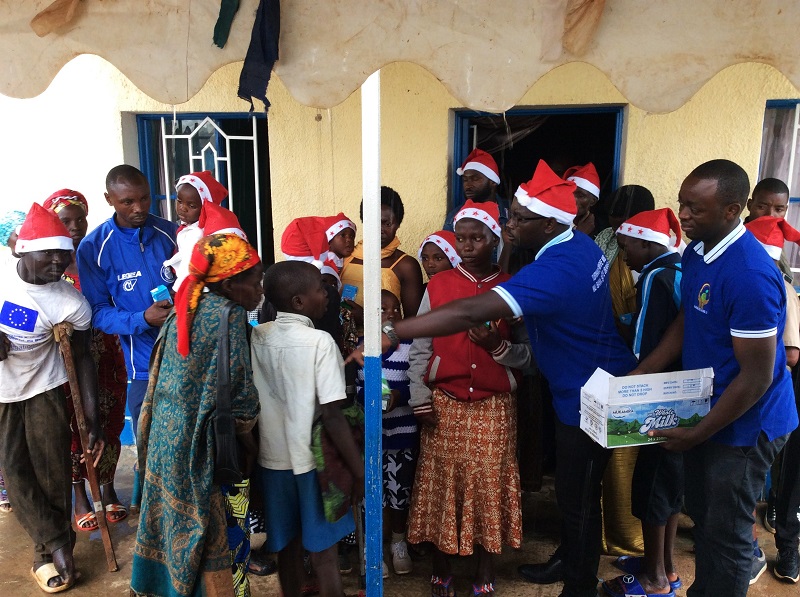 Abana bafite ubumuga basabanye n'ababyeyi babo