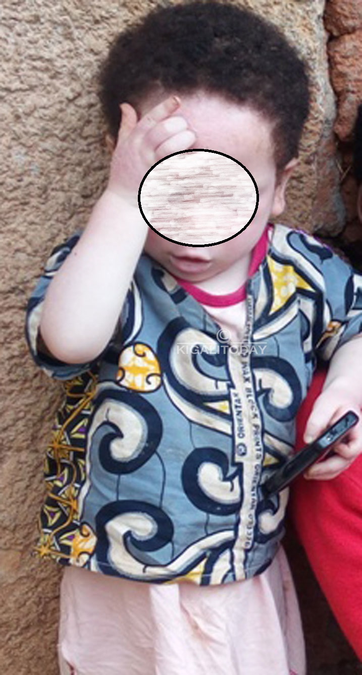 Umwana mukuru afite umwaka n'amezi umunani 