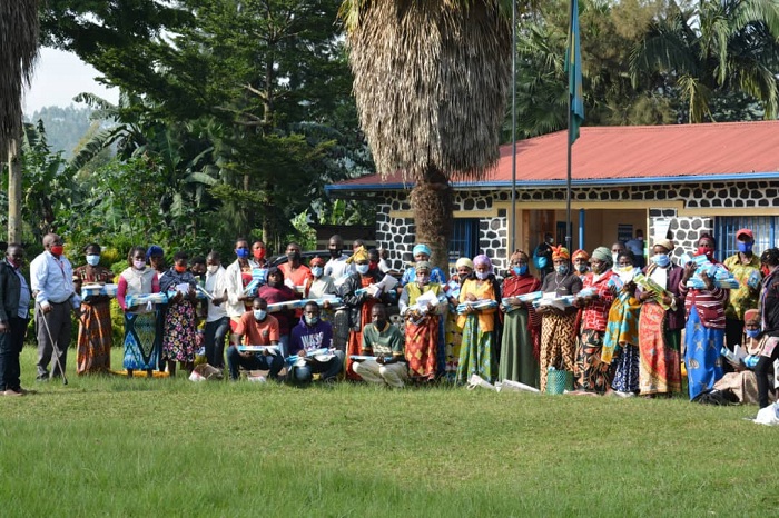 Ababyeyi b'abana bafite ubumuga na bo bahamagarirwa ko isuku n'isukura mu bana babo ari ngombwa