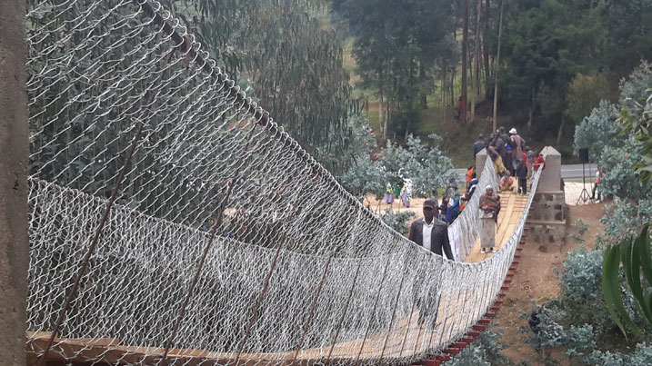 Uburebure bw'icyo kiraro bungana na metero 40