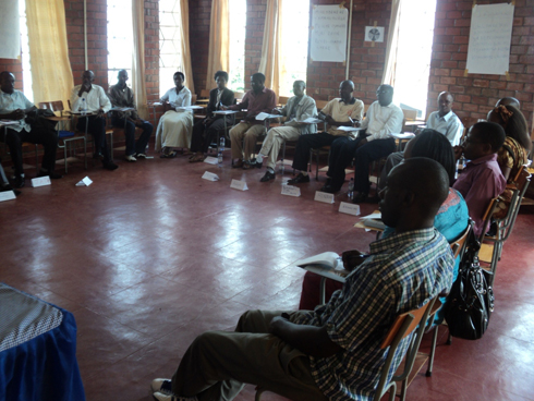 Abitabiriye amahugurwa ku burere mboneragihugu mu karere ka Rusizi.