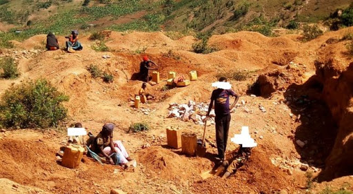 Hari abana bakunze gucikira ahacukurwa amabuye y