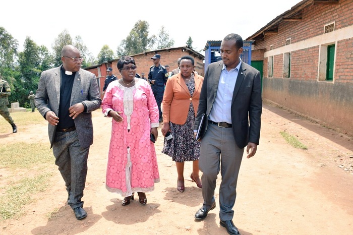 Abayobozi basabye ubufatanye bw'inzego kugera ku Isibo mu kugarura abana mu ishuri