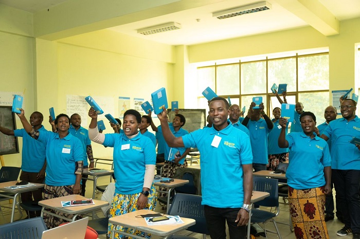 Abarimu bakomeje kwihugura mu ikoranabuhanga kugira ngo babashe kunoza imyigishirize