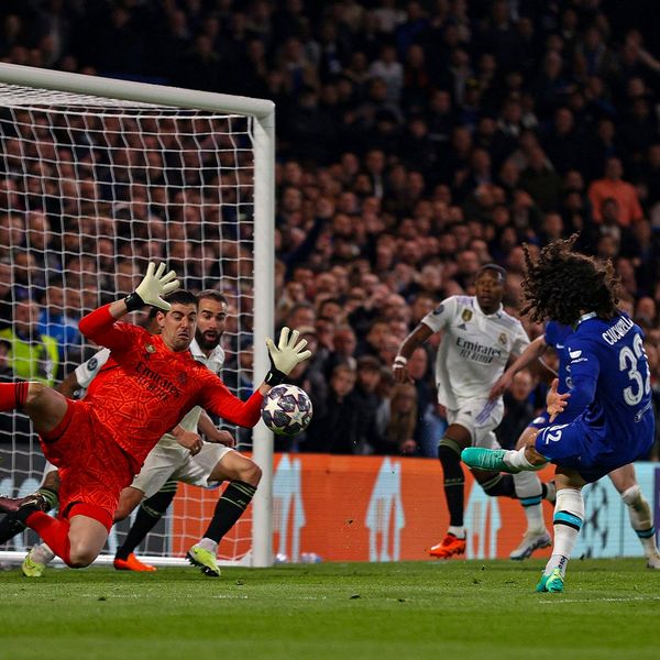 Uburyo bukomeye bwa Chelsea umunyezamu Thibaut Courtois yakuyemo bwafashije Real Madrid kuguma mu mukino