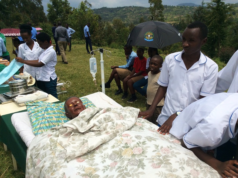 Abiga ubuvuzi na bo bamuritse uko bita ku murwayi