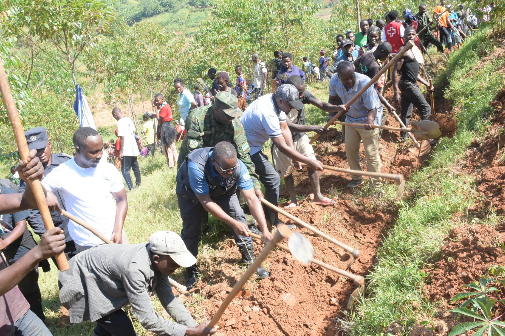 Ubuyobozi busabwa gukomeza ibikorwa byo kurinda isuri