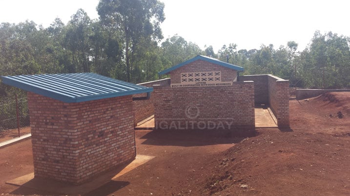 Hari abana b'abakobwa bahitamo kuva mu ishuri kubera kutabona ubwiherero bwujuje ibisabwa