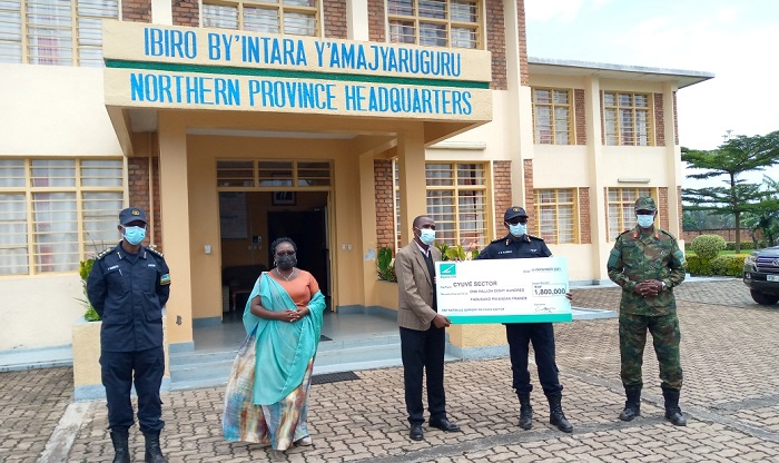 CP John Bosco Kabera ashyikiriza ubuyobozi mu nzego z'ibanze n'izishinzwe umutekano mu Ntara y'Amajyaruguru ibikorwa bitandukanye harimo n'ubwisungane mu kwivuza Polisi yageneye imiryango ihabarizwa